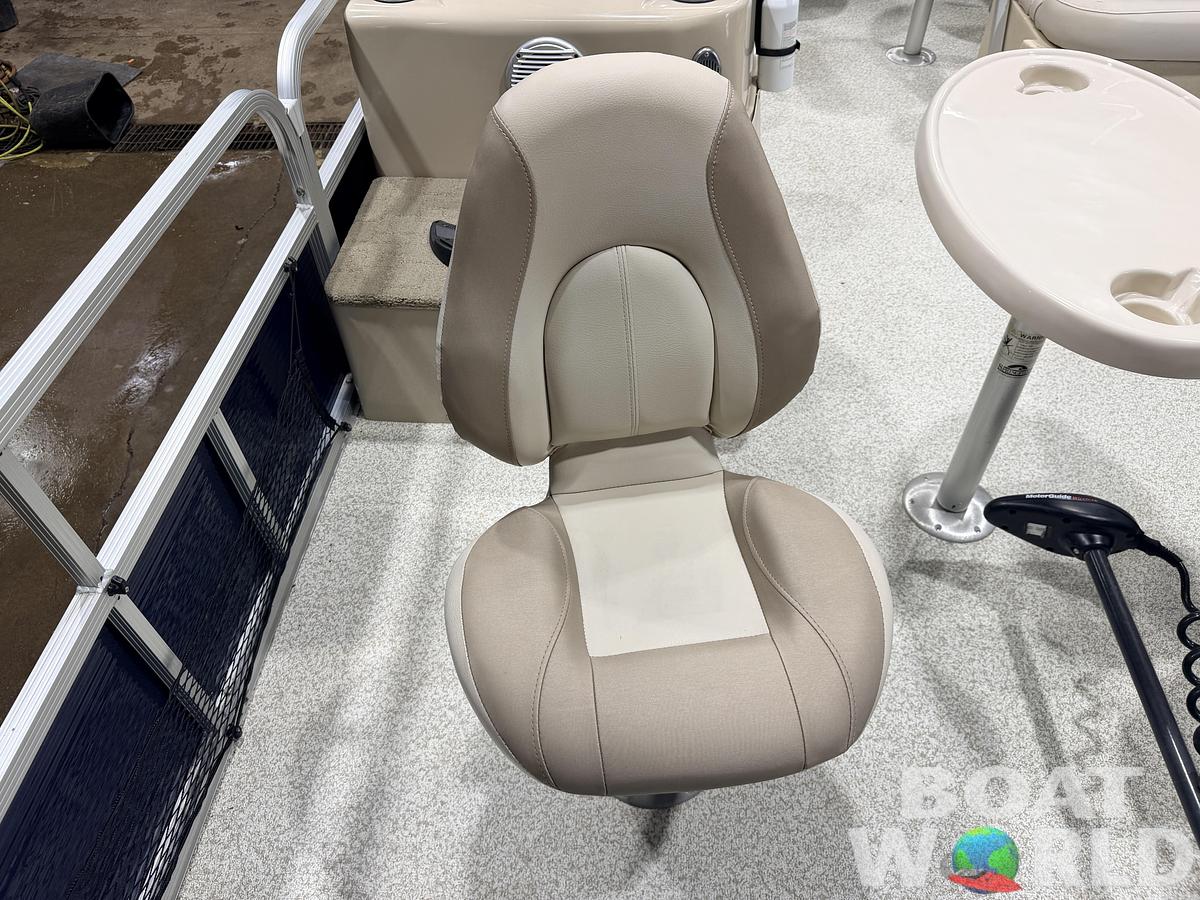 Used 2017 Montego Bay 8518 4-PT & 40HP Honda 4Stroke -$18,995