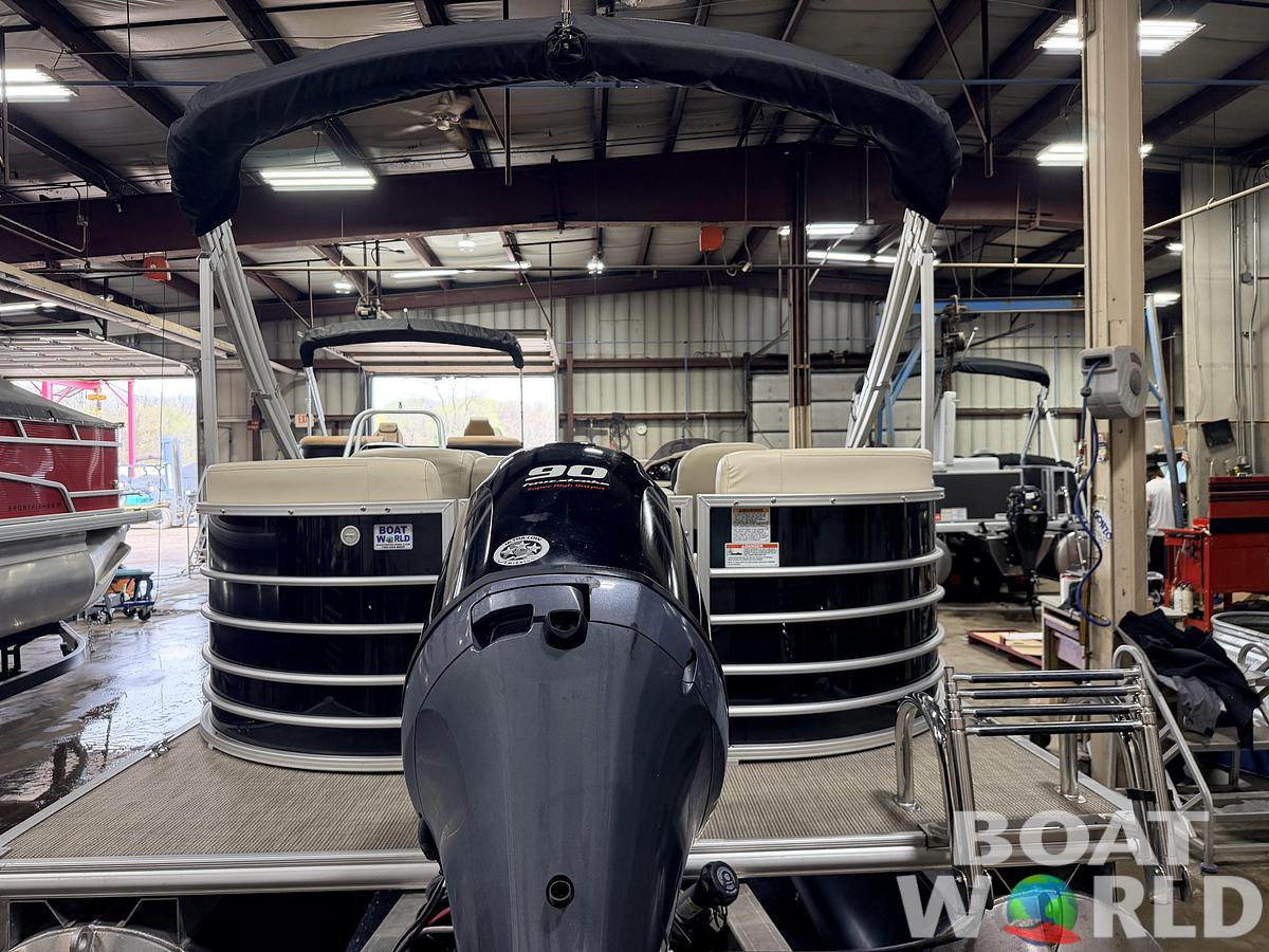 Used 2019 Sylvan MIrage 820 LZ Quad Lounge & 90HP Yamaha -$27,995