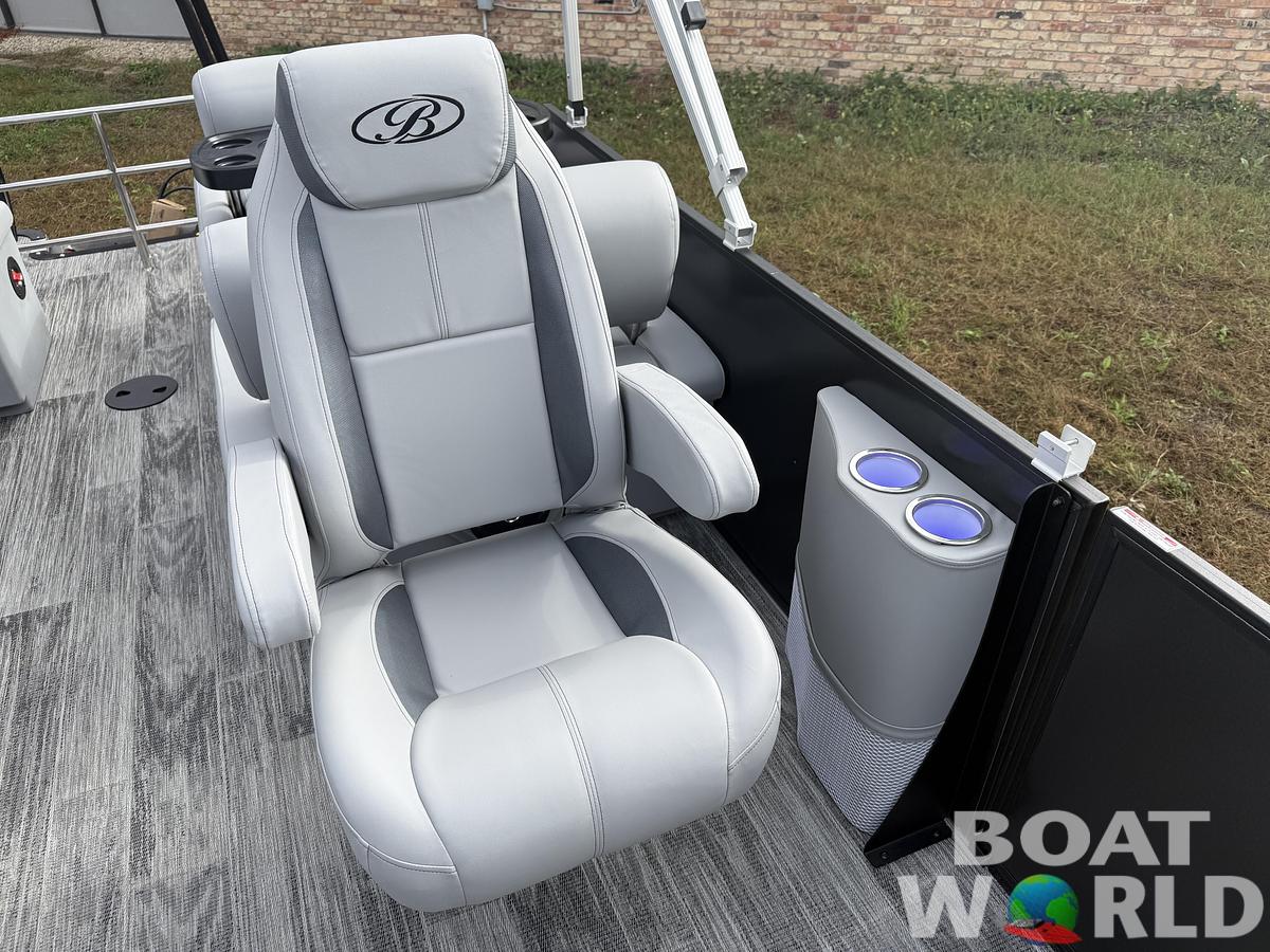 2026 Bentley Pontoons Legacy 223 QSB Swingback Tritoon 