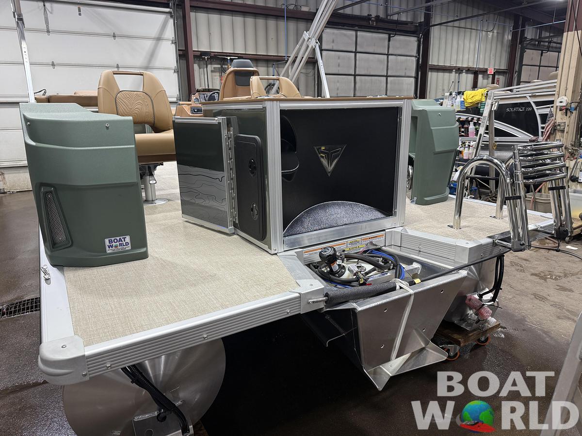 2026 Tahoe Pontoons GEOfish 2385 Rear Fish