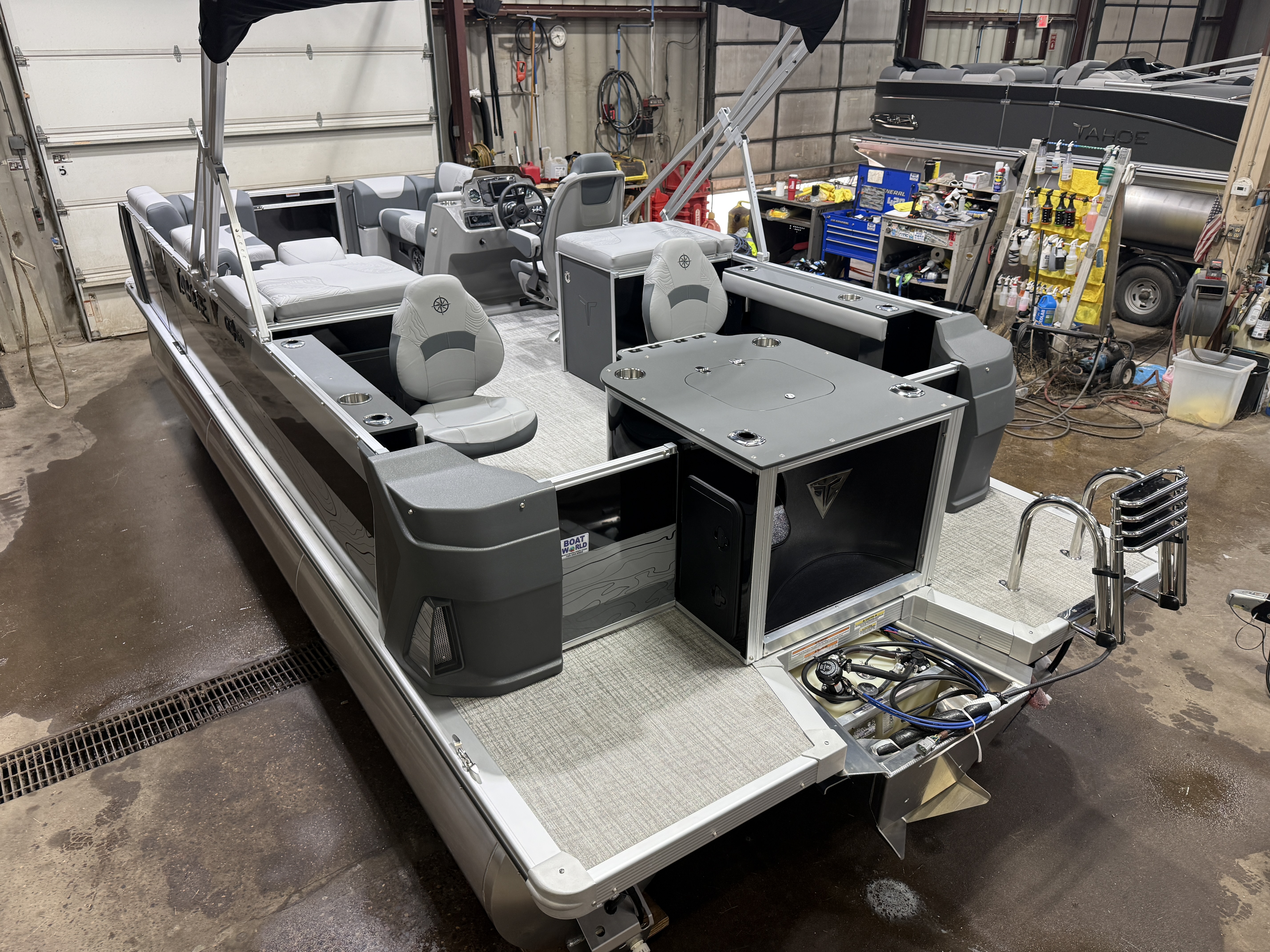 2026 Tahoe Pontoons GEOfish 2385 Rear Fish 