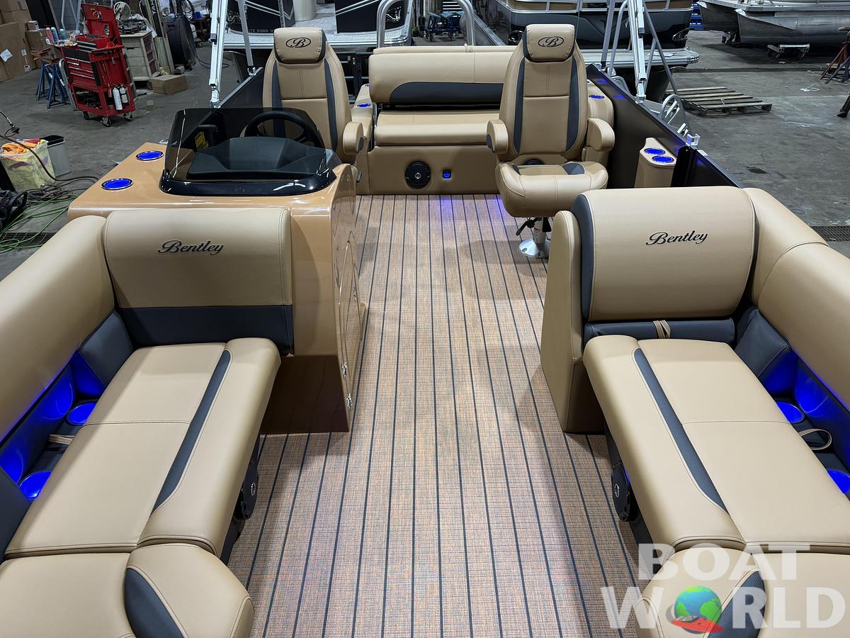 2026 Bentley Pontoons Legacy 220 Swingback 