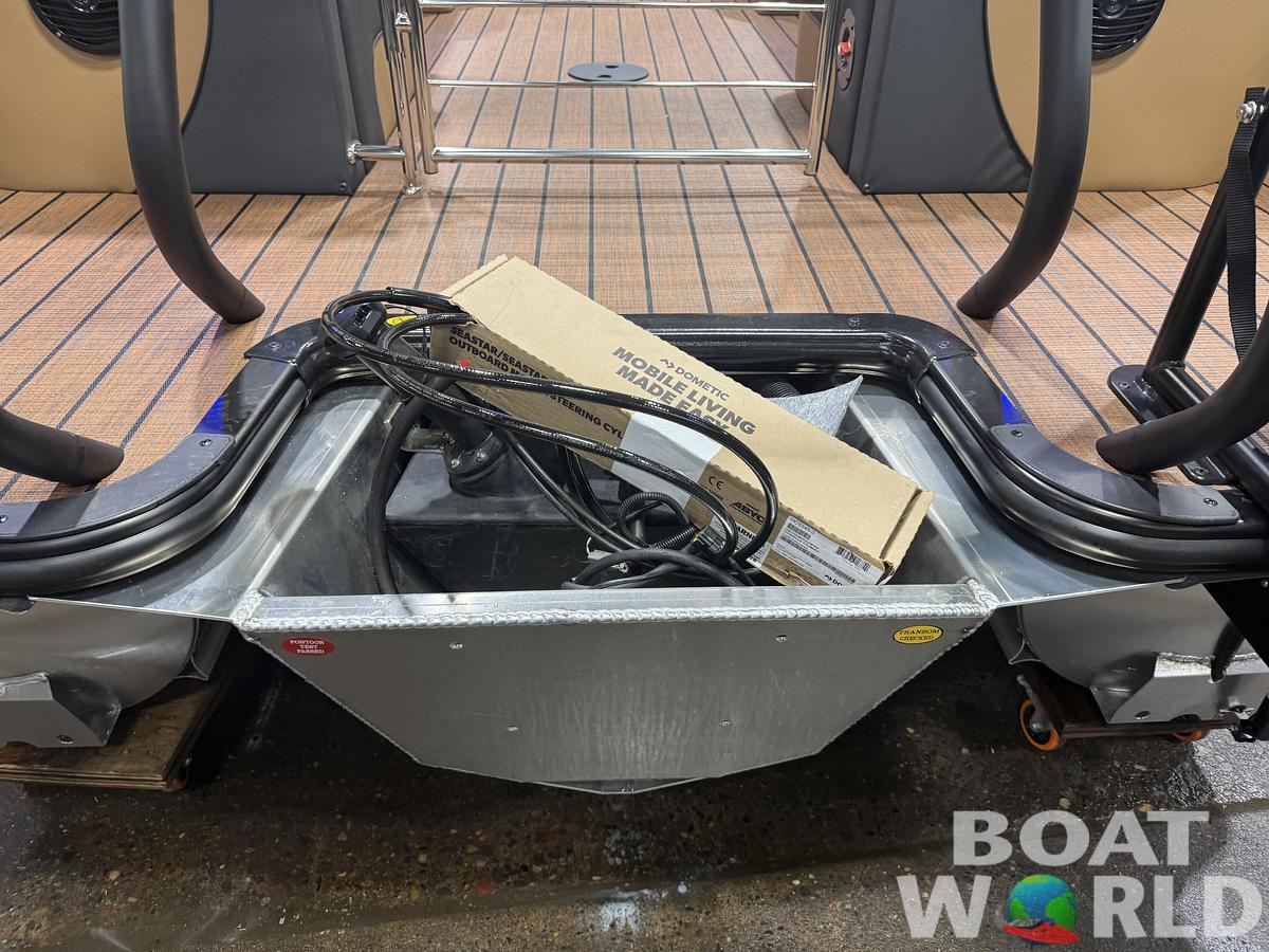 2026 Bentley Pontoons Elite 223 Admiral Quad Lounge Tritoon