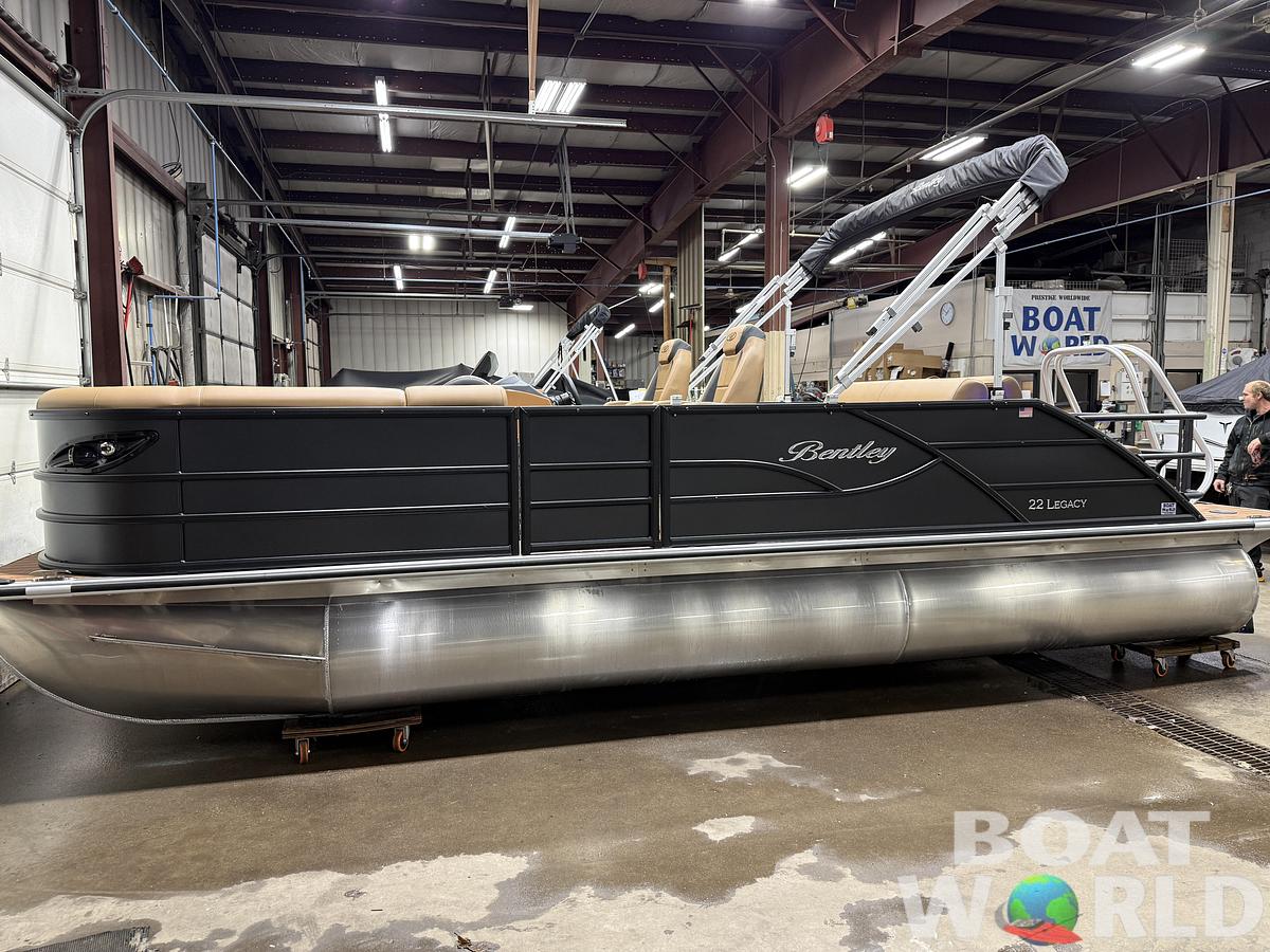 2026 Bentley Pontoons Legacy 223 Swingback Tritoon 