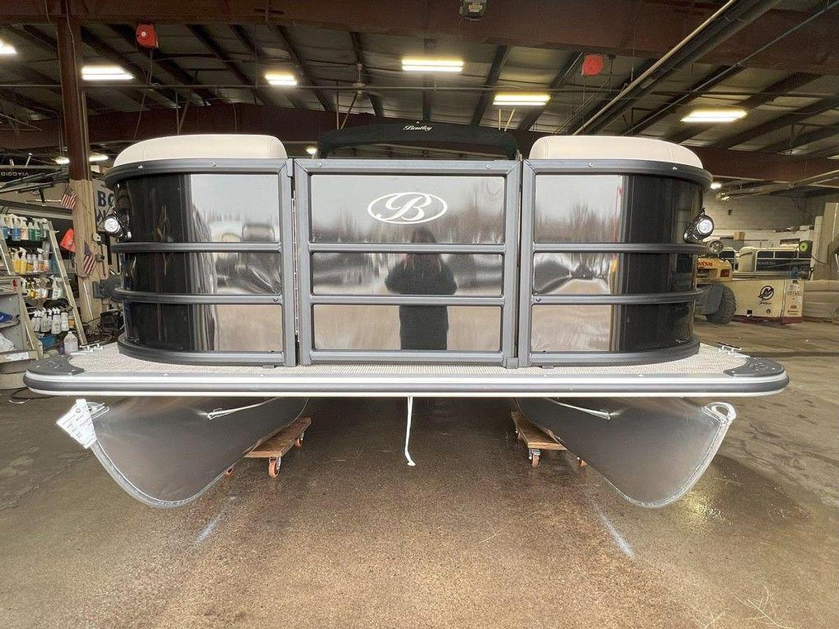 2025 Bentley Pontoons Legacy 200 Swingback & Honda 4-Stroke EFI