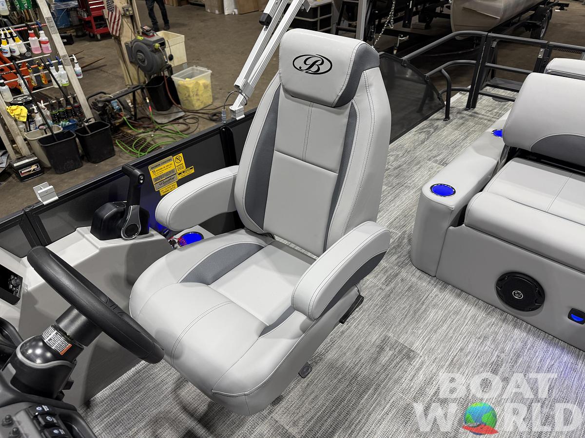 2026 Bentley Pontoons Legacy 220 Swingback 