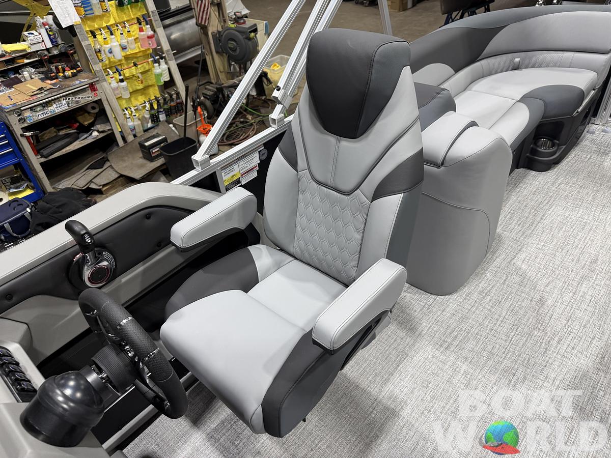 2026 Tahoe LTZ 2385 Quad Lounge & 4-Stroke $38995