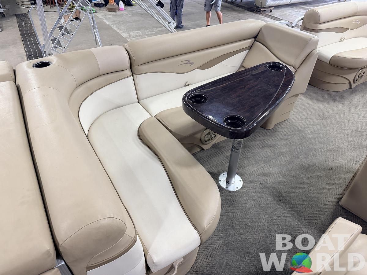 Used 2016 Bennington 20 SLM & 50HP Yamaha 4Stroke -$19,995
