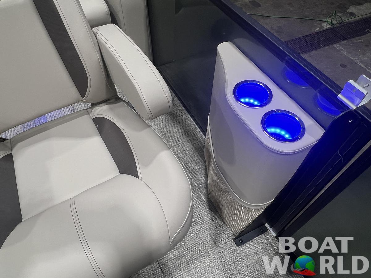 2026 Bentley Pontoons Legacy 223 Swingback Tritoon