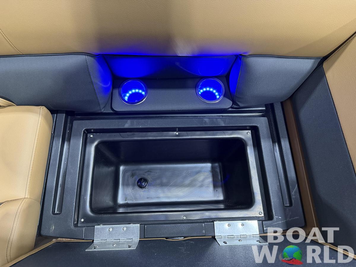 2026 Bentley Pontoons Legacy 220 Swingback 