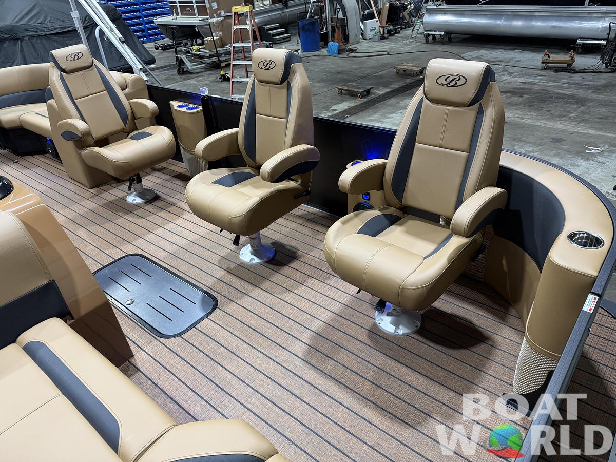 2026 Bentley Pontoons Legacy 223 Navigator DL Quad Lounge Tritoon 