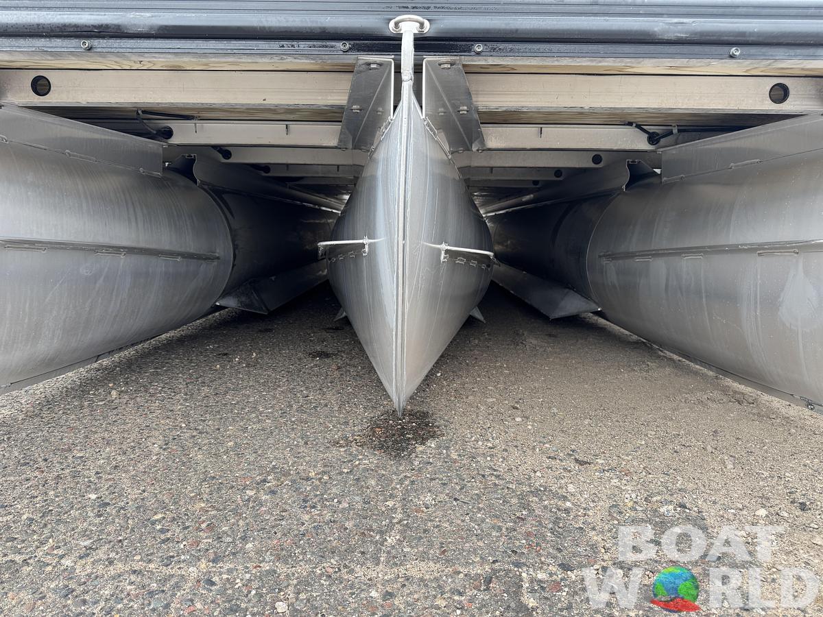 Used 2018 Harris Cruiser 220 Tritoon Pontoon