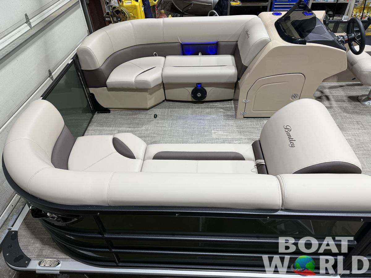 2026 Bentley Pontoons Legacy 220 Swingback