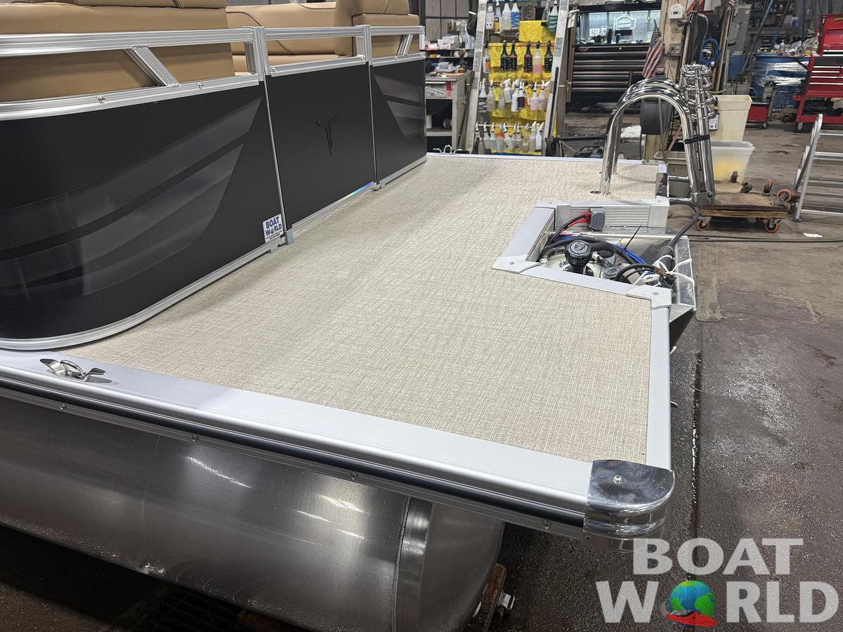 2026 Tahoe Pontoons Sport 2180 Quad Lounge