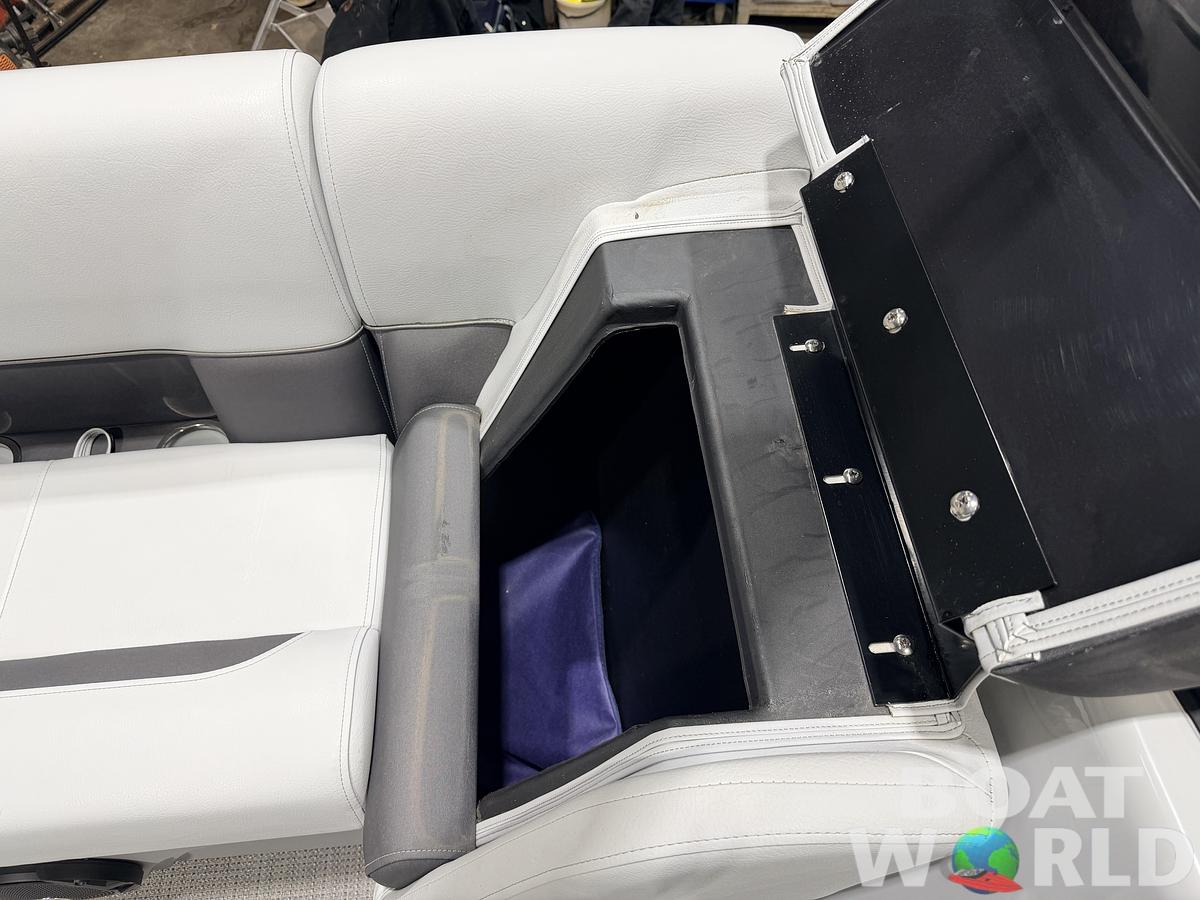 Used 2024 Bentley Pontoons Legacy 223 Navigator Quad Lounge Tri-toon Pontoon & 150HP Honda 4-Stroke EFI