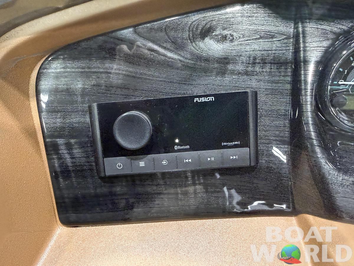 2026 Tahoe Pontoons LTZ 2385 Quad Lounge Shift SS Tritoon 