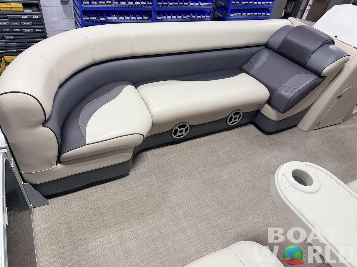 Used 2018 Premier 220 SunSpree