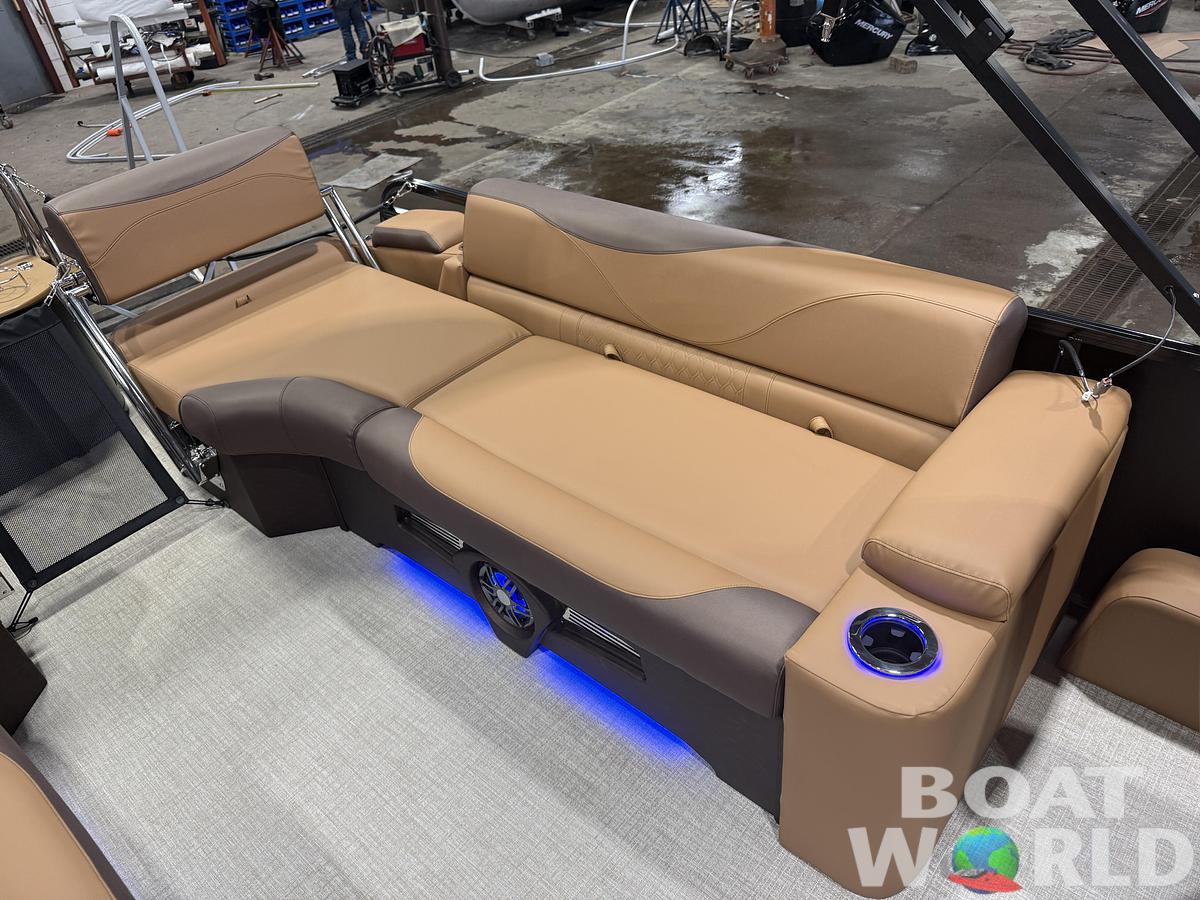 2027 Tahoe LTZ 300HP QLS 2585 Tritoon $71,995