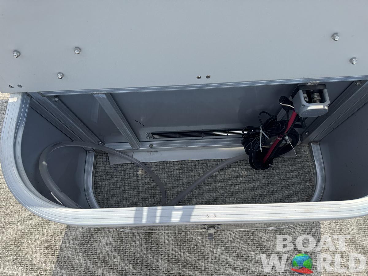 Used 2023 Avalon LSZ 2385 QL Tritoon Pontoon