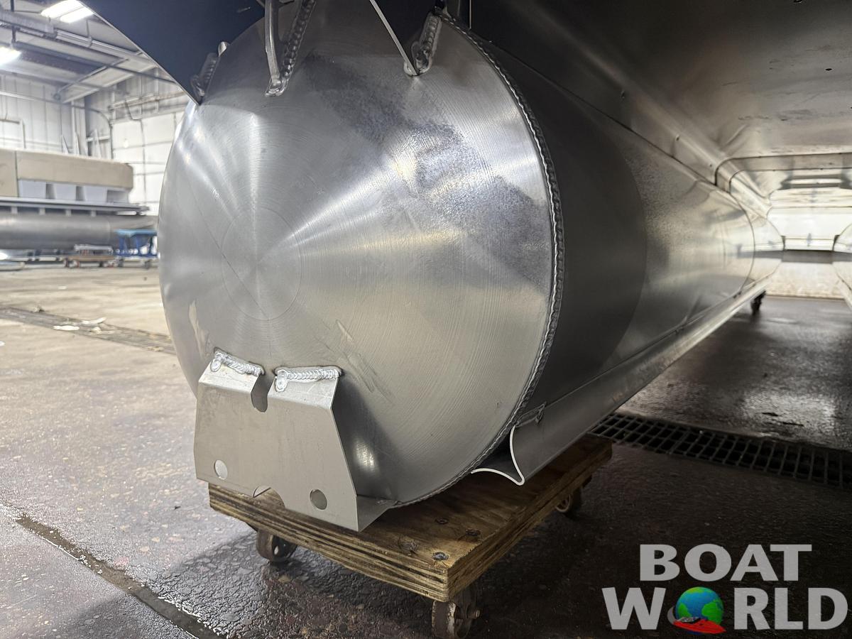 2026 Bentley Pontoons Elite 223 Swingback Tritoon & 200HP 