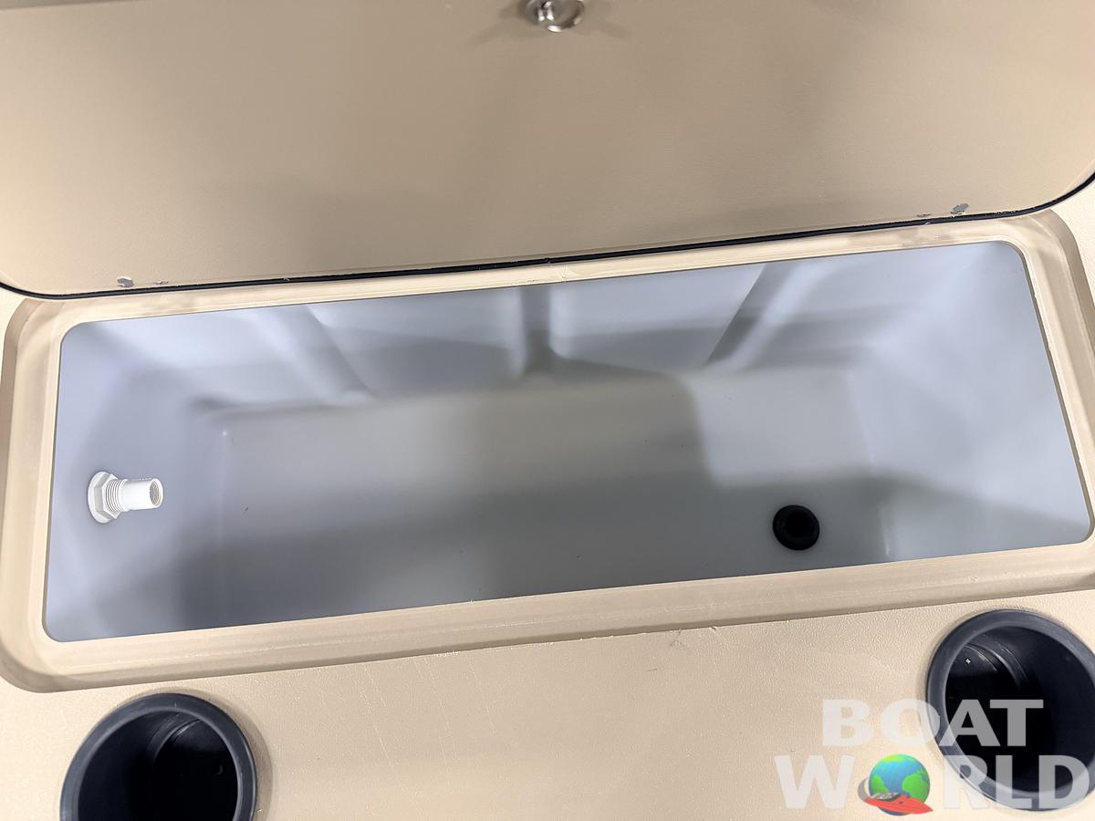 Used 2022 Sylvan  Mirage 820 Fish & Cruise