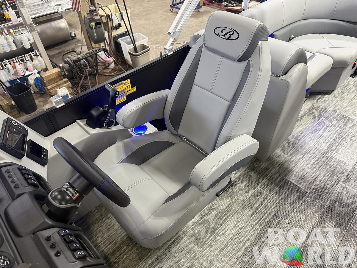 2026 Bentley Pontoons Legacy 220 Navigator DL Quad Lounge