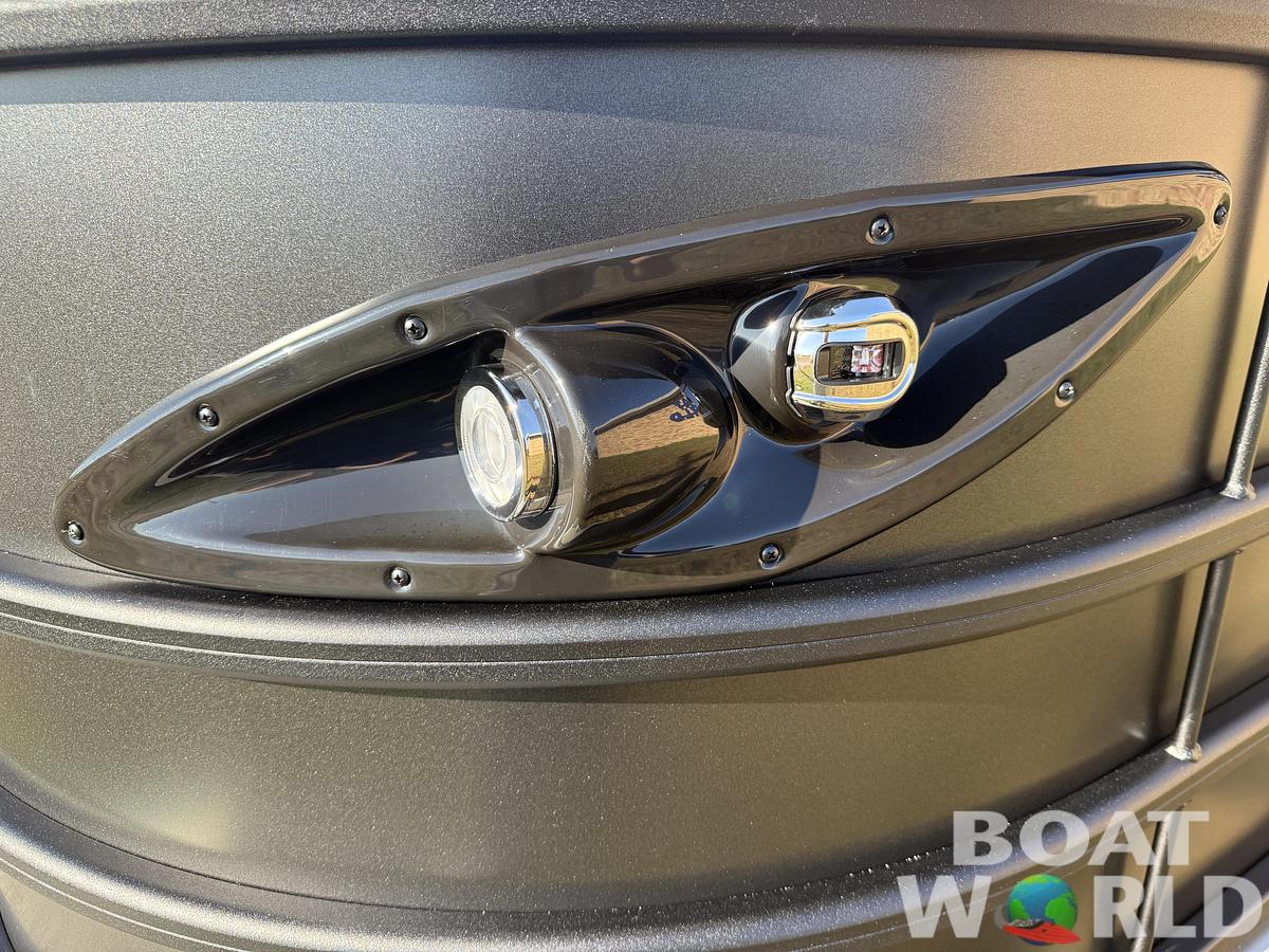 2026 Bentley Pontoons Legacy 223 Navigator DL Quad Lounge Tritoon & Honda 4-Stroke EFI