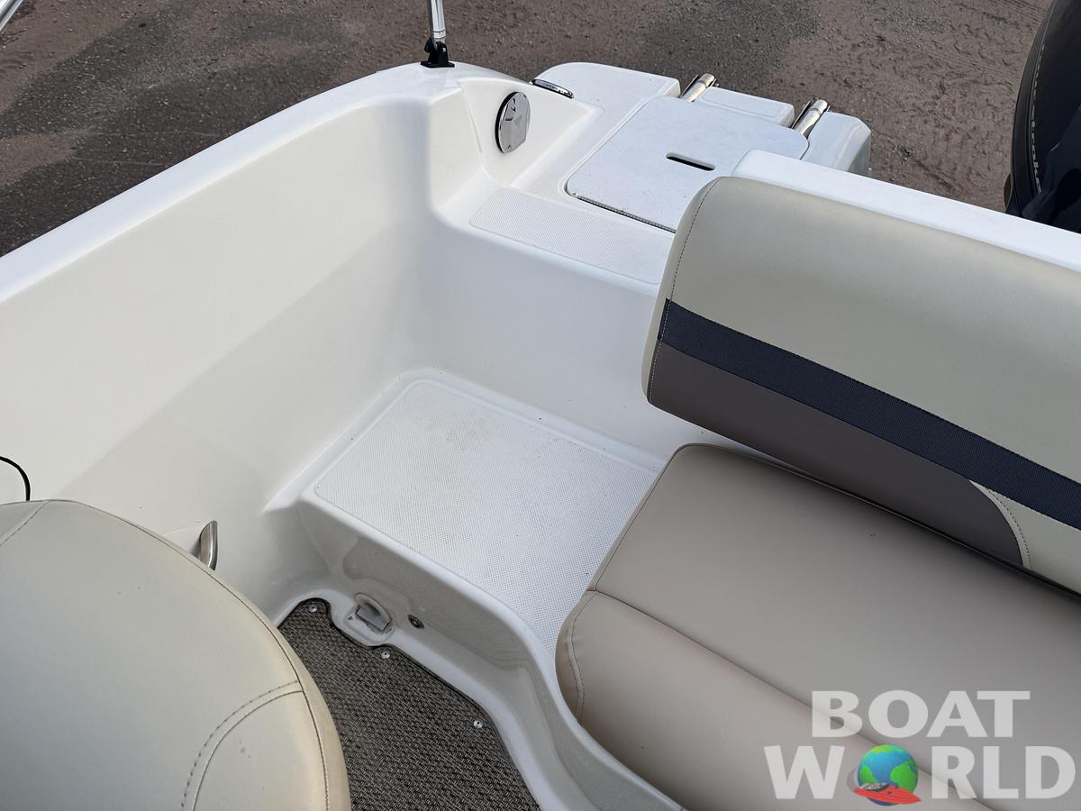 Used 2019 Hurricane SunDeck 187 with 150HP Yamaha Fourstroke EFI Outboard