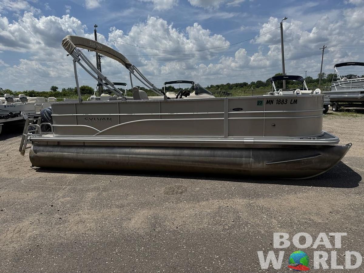 Used 2016 Sylvan 820 4-PT Pontoon