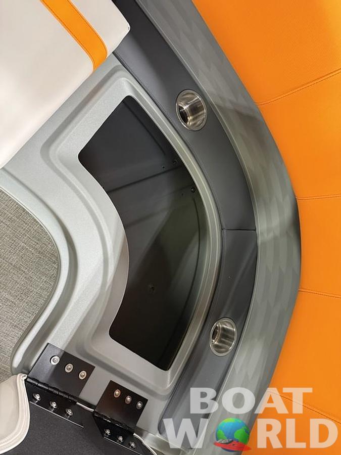 2025 Tahoe Pontoons Aura 2185 Quad Lounge & 90HP 4-Stroke EFI