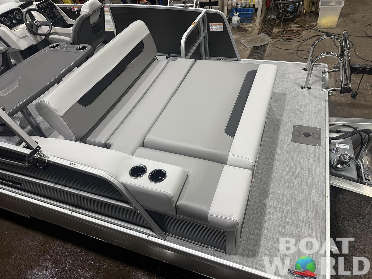 2026 Princecraft Vectra 23 RL SS Swingback Tritoon