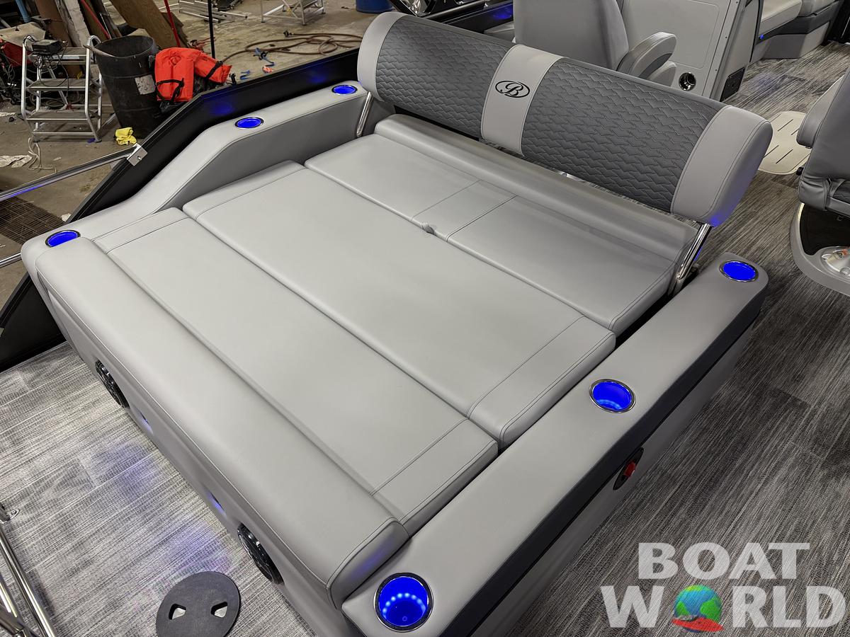 2026 Bentley Pontoons Elite 223 Swingback Tritoon