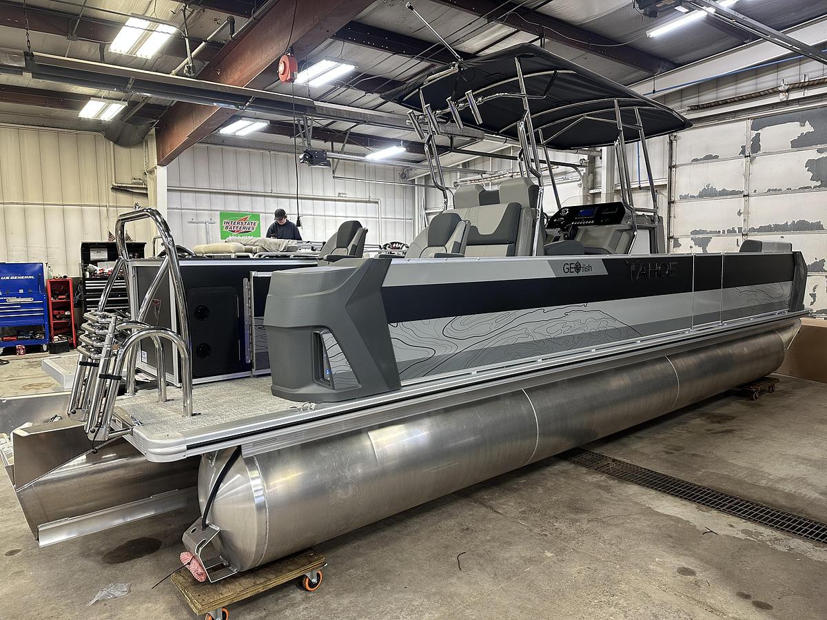 2025 Tahoe Pontoons GEOfish CRF 2585 Tritoon & 225HP Outboard