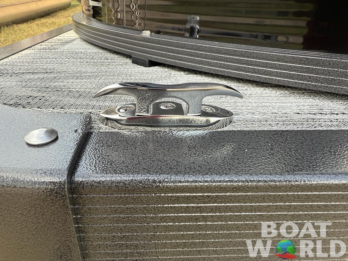 2026 Montego Bay 8522 Swingback Deluxe Pontoon 