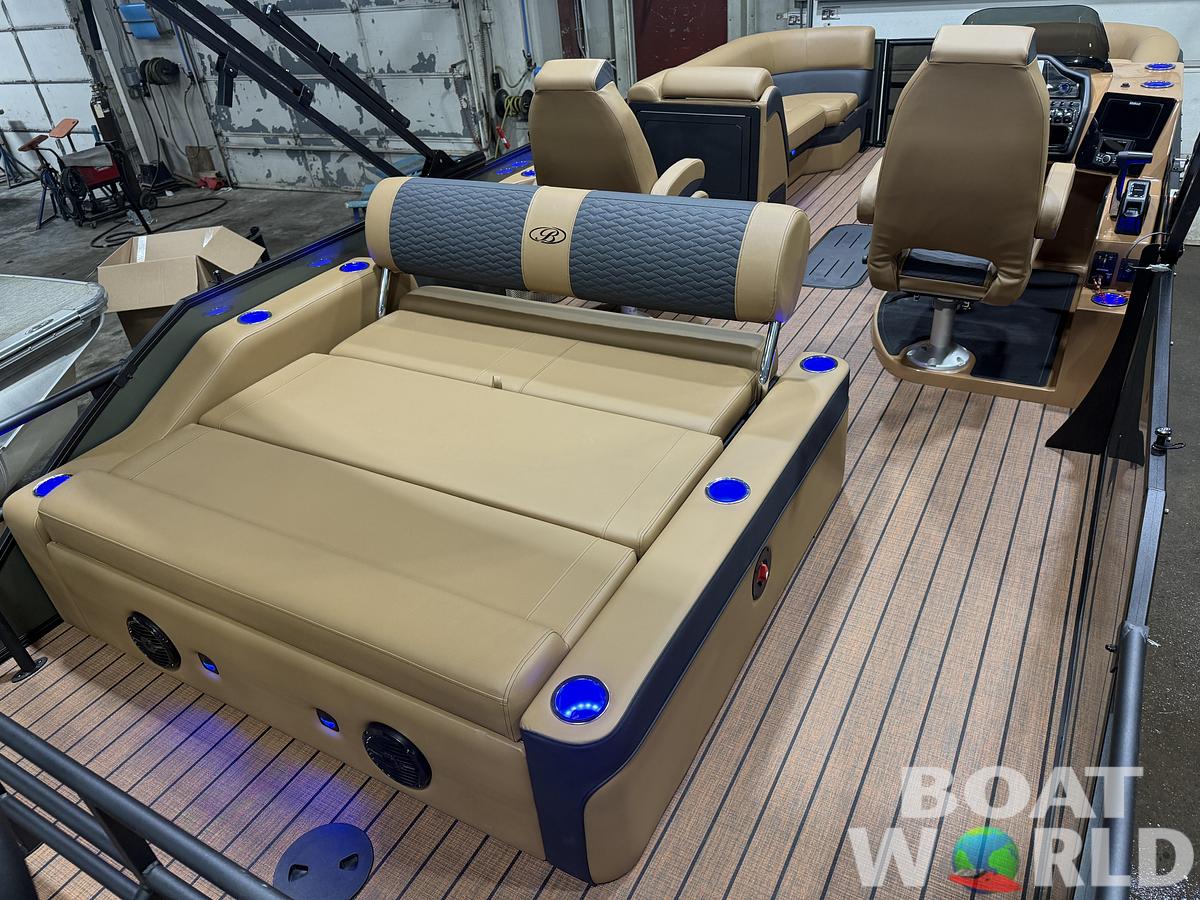 2026 Bentley Pontoons Elite 223 Swingback Tritoon