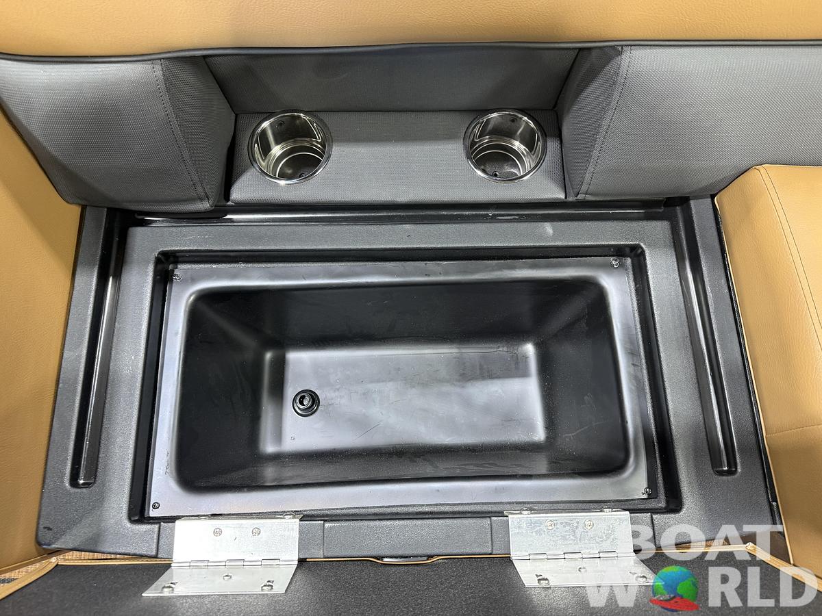 2026 Bentley Legacy 200 Navigator Quad Lounge $34995