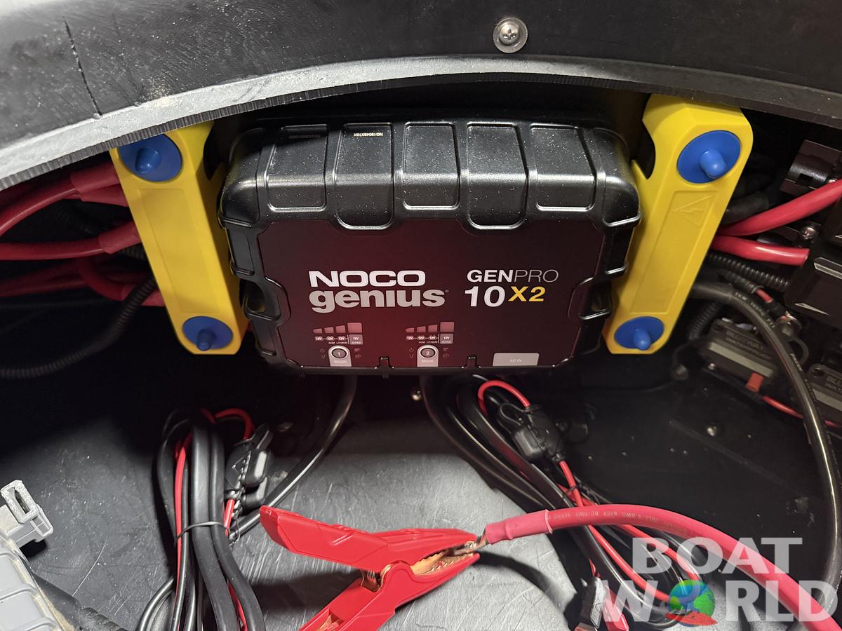 2026 Bentley Pontoons Elite 253 Admiral Quad Lounge Tritoon & 4-Stroke EFI