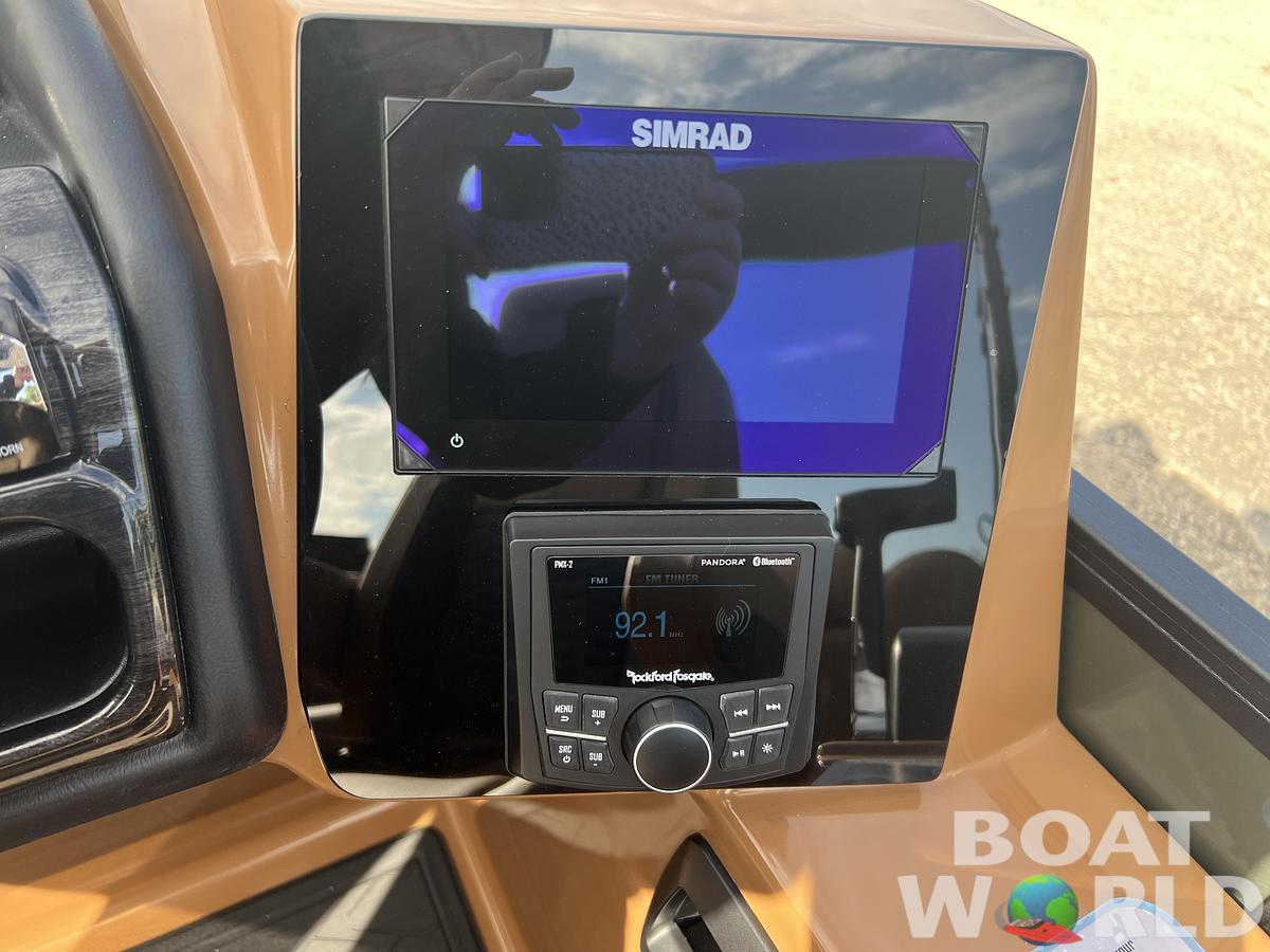 2026 Bentley Pontoons Elite 223 Admiral Quad Lounge Tritoon