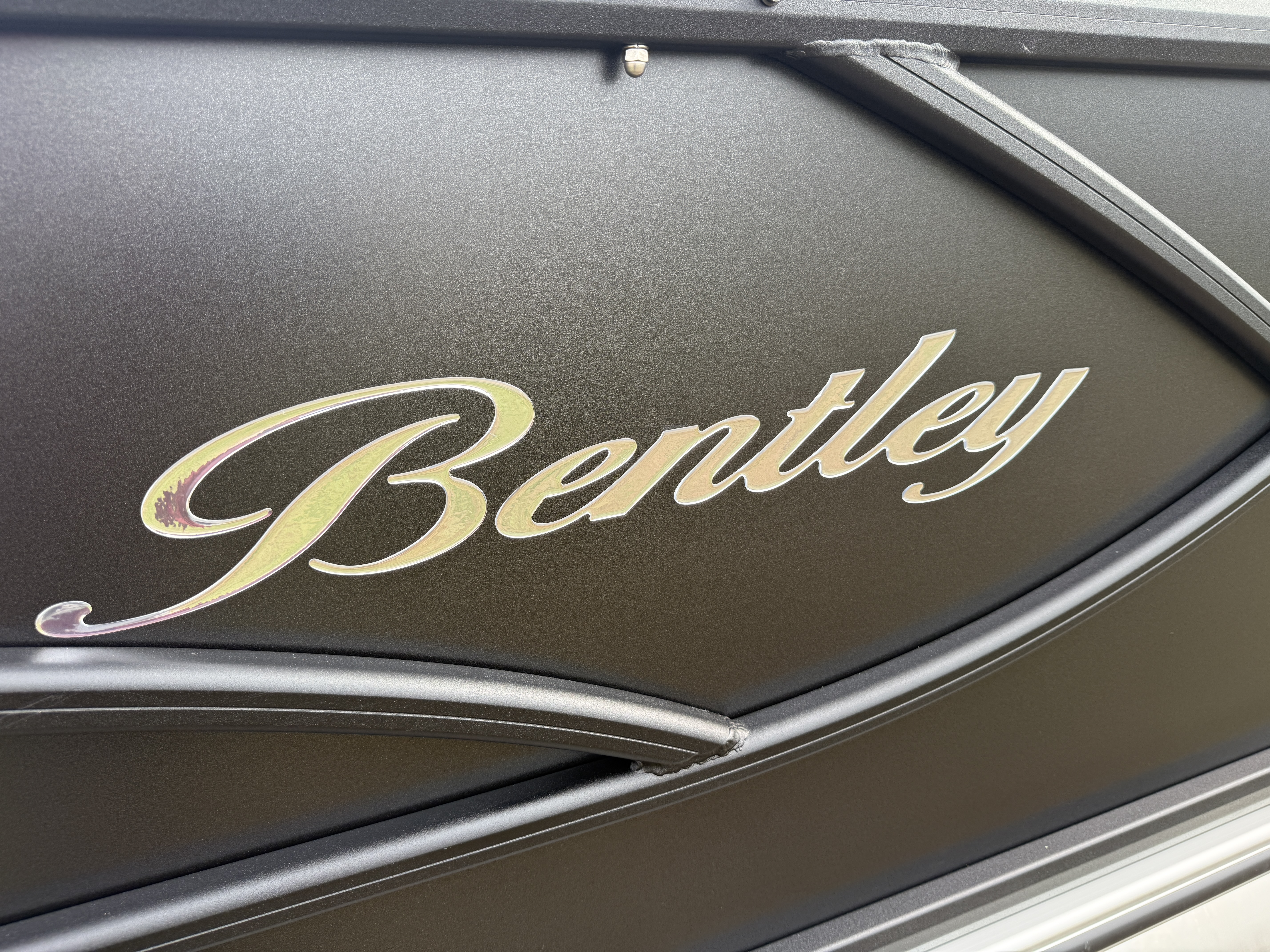 2025 Bentley Pontoons Legacy 200 Swingback