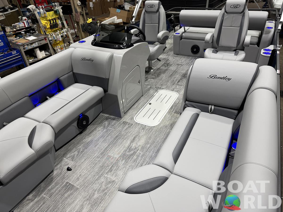 2026 Bentley Pontoons Legacy 223 Swingback Tritoon 
