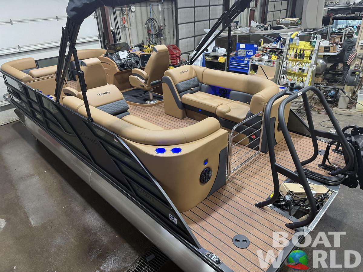 2026 Bentley Pontoons Elite 223 Admiral Quad Lounge Tritoon