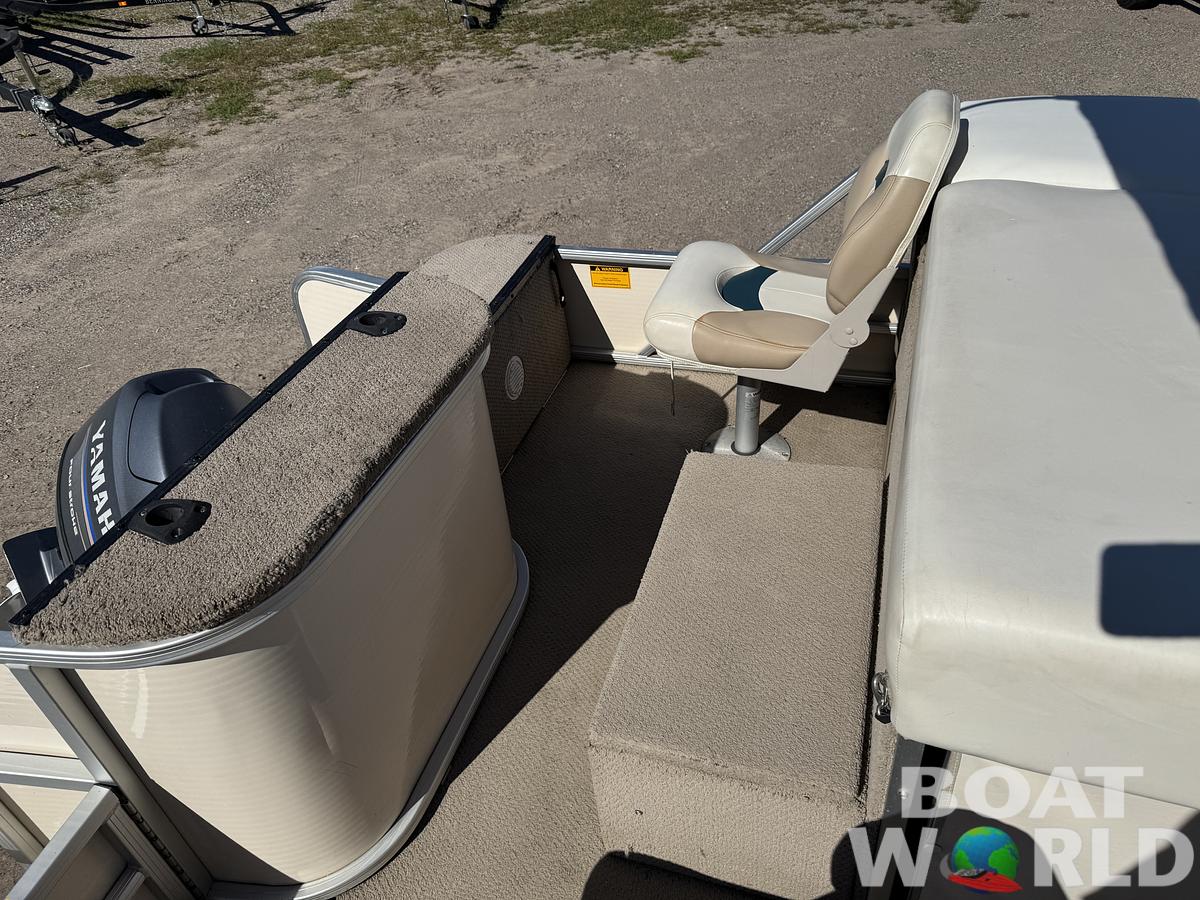 Used 2004 Sweetwater 2222 DF Pontoon