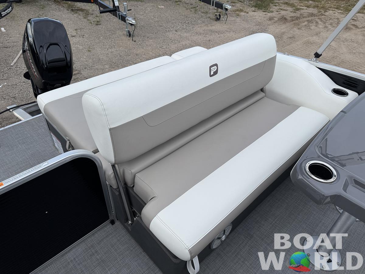 Used 2024 Princecraft Vectra 21 RL Dinette Swingback Pontoon