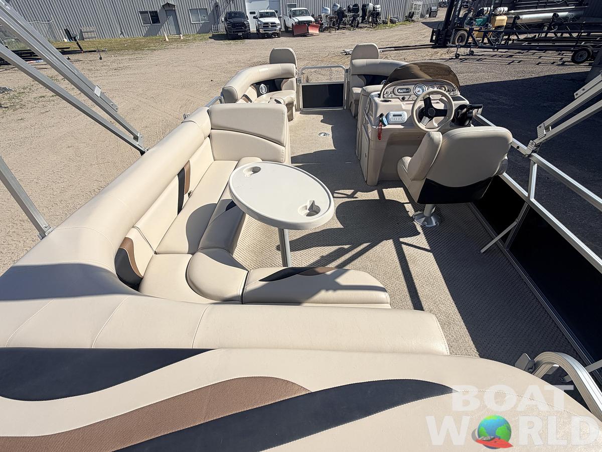 Used 2012 SunChaser 22 Fish 'N Cruise & 50HP Yamaha 4Stroke -$17,995
