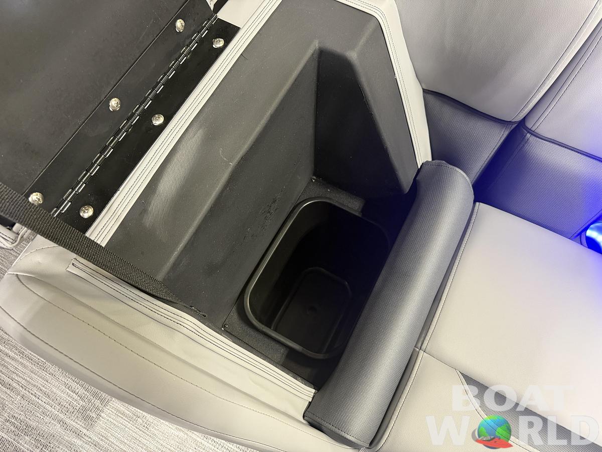 2026 Bentley Pontoons Legacy 220 Swingback & 4-Stroke EFI