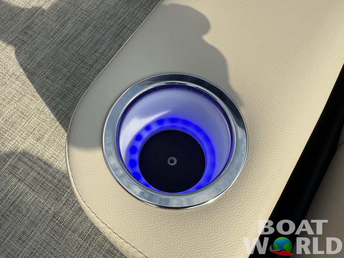 2026 Bentley Pontoons Legacy 220 Swingback & Honda 4-Stroke EFI