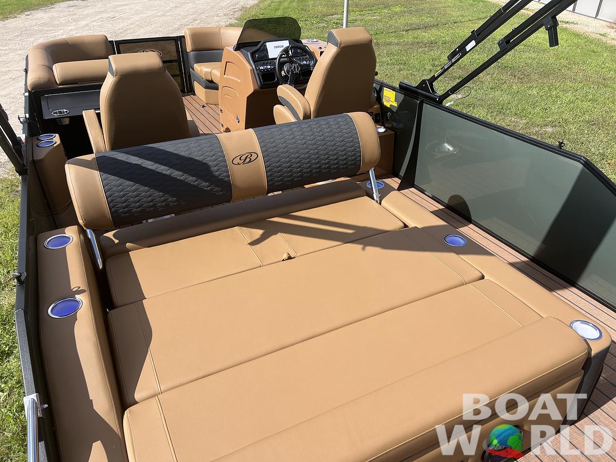 2026 Bentley Pontoons Elite 223 Swingback Tritoon