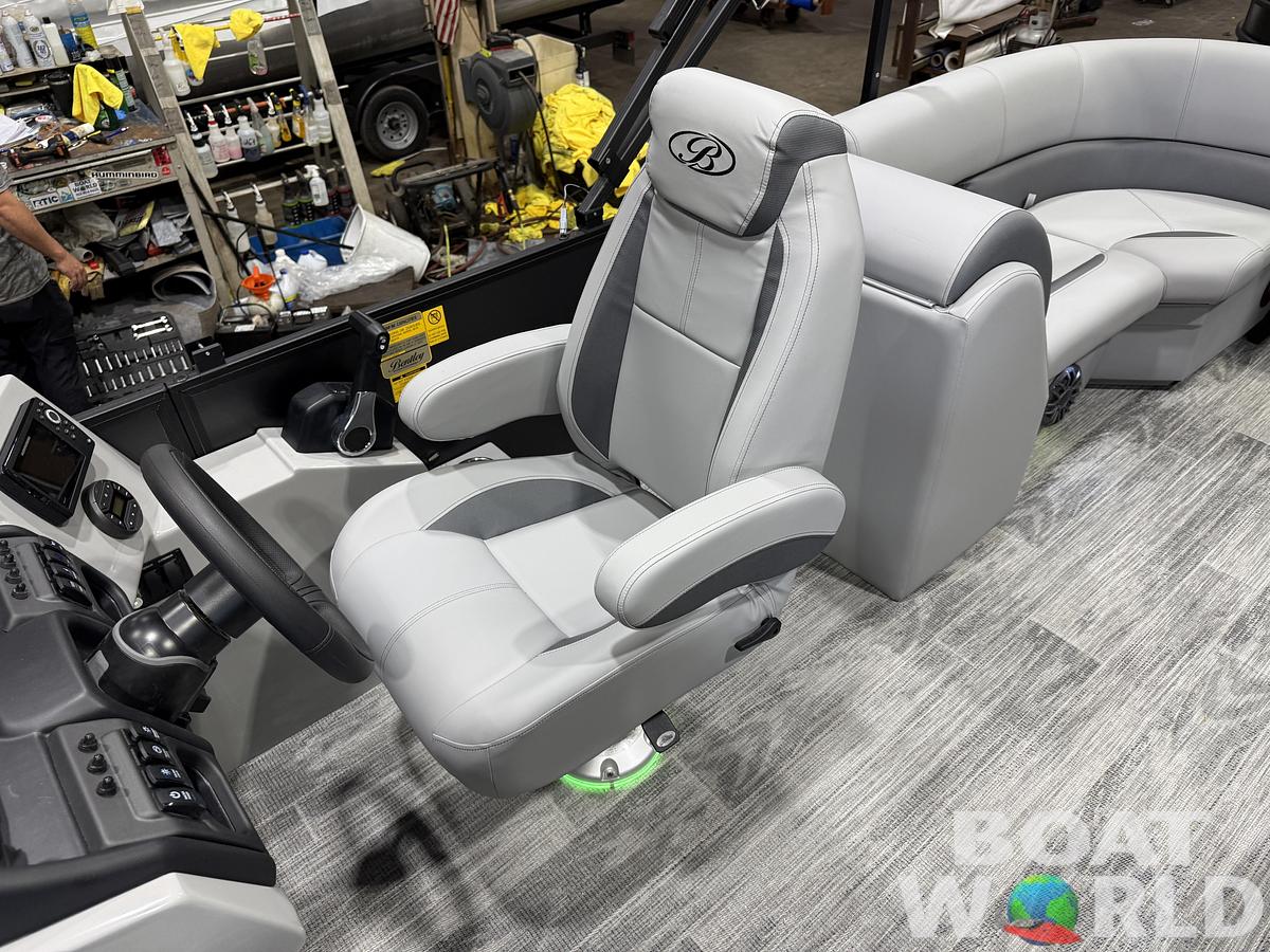 2027 Bentley Legacy 220 Navigator Quad Lounge Pontoon $42995