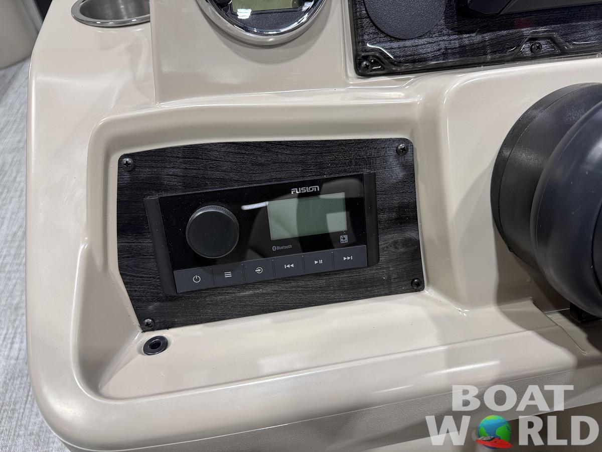 2026 Tahoe Sport VRB 2385 Swingback & 4-Stroke $34995