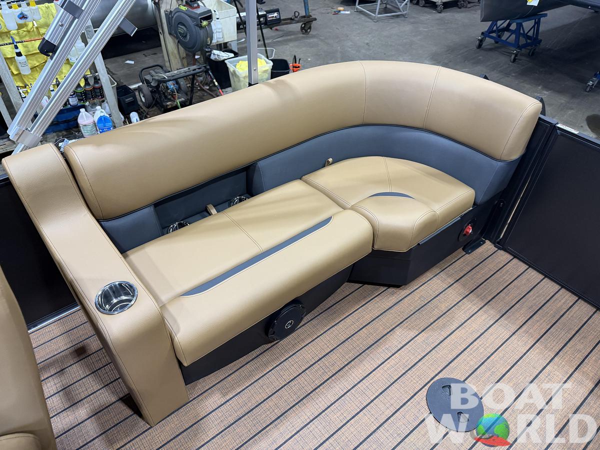 2026 Bentley Legacy 200 Navigator Quad Lounge $34995